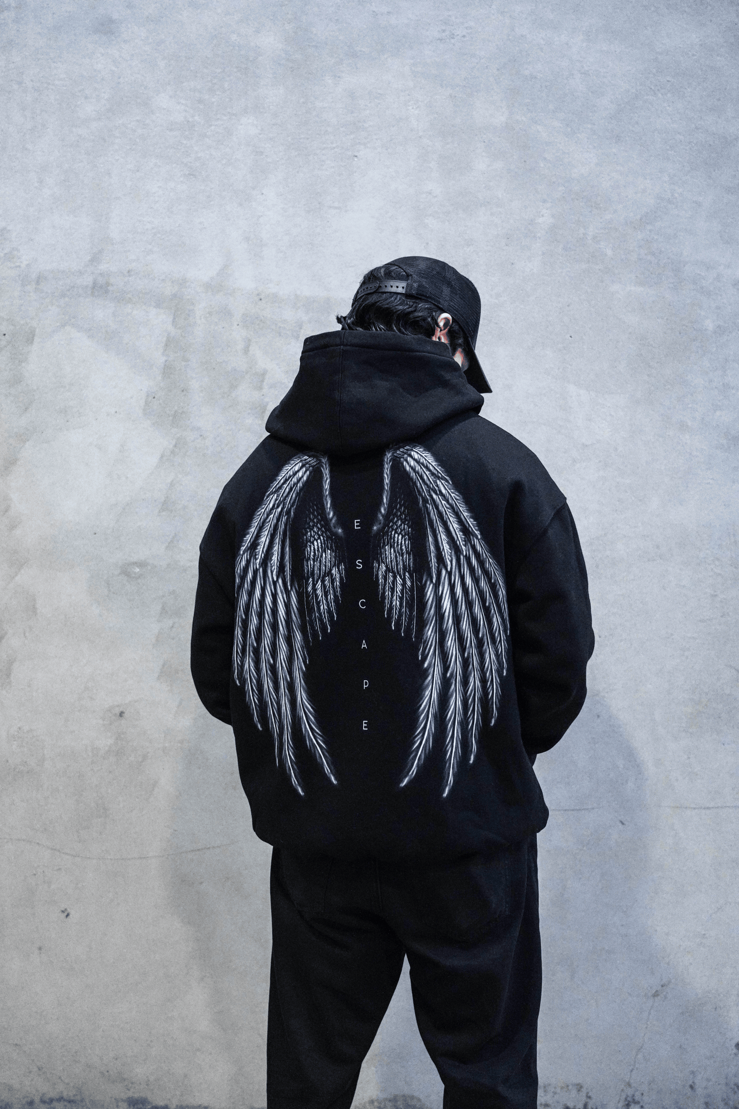 "ESCAPE" HOODIE - BLACK